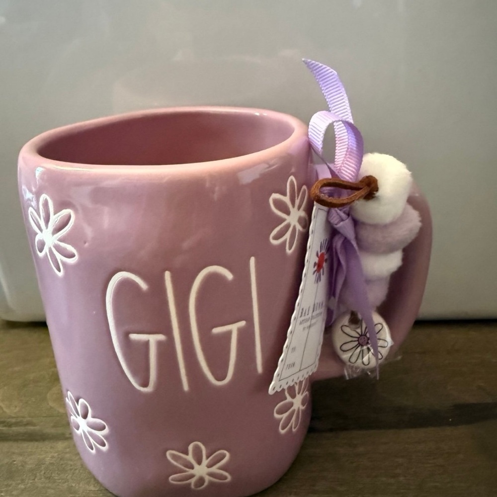 NEW Rae Dunn MUM Mug